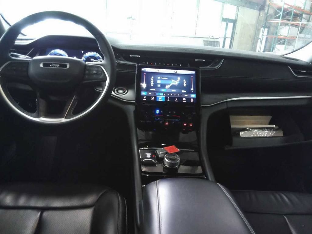 jeep grand cherokee 2023 1C4RJHBGXPC569928 image jeep grand cherokee 2023 1C4RJHBGXPC569928 image
